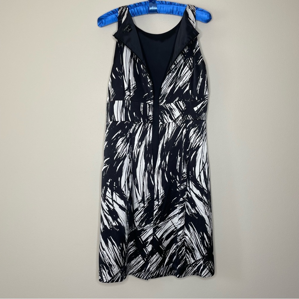 Ann Taylor Black and White Patterned Silk Sleeveless Dress - Picture 7 of 9